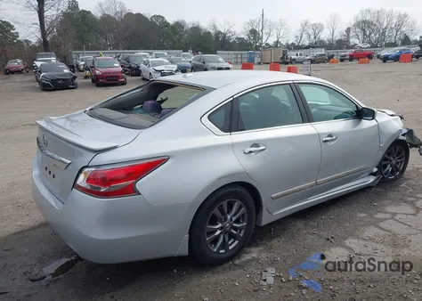 2015 Nissan Altima 2.5 S z USA, uszkodzony, nr VIN 1N4AL3AP6FN351134